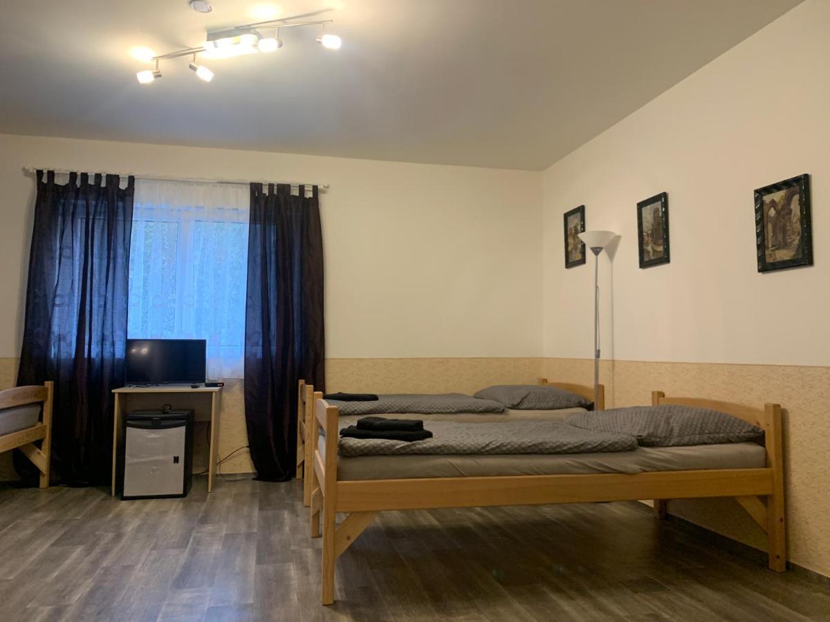 Hotel Penzion U Jezera à Konstantinovy Lázně Extérieur photo