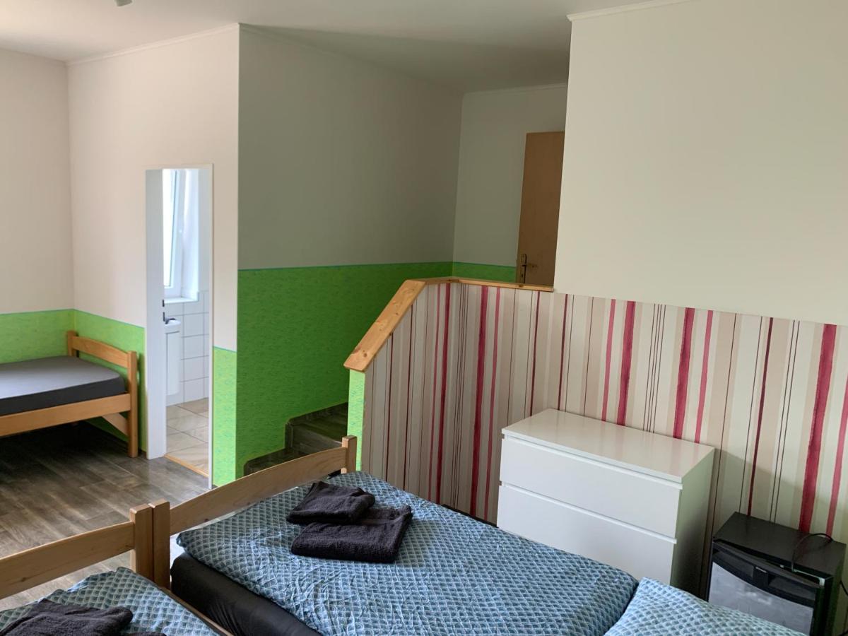 Hotel Penzion U Jezera à Konstantinovy Lázně Extérieur photo